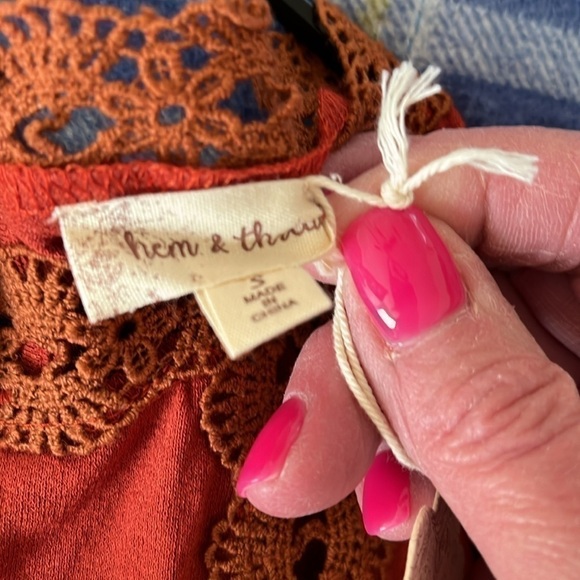 Hem & Thread Women’s Rust Tunic Top With Lace Size Small NWT - Picture 7 of 9